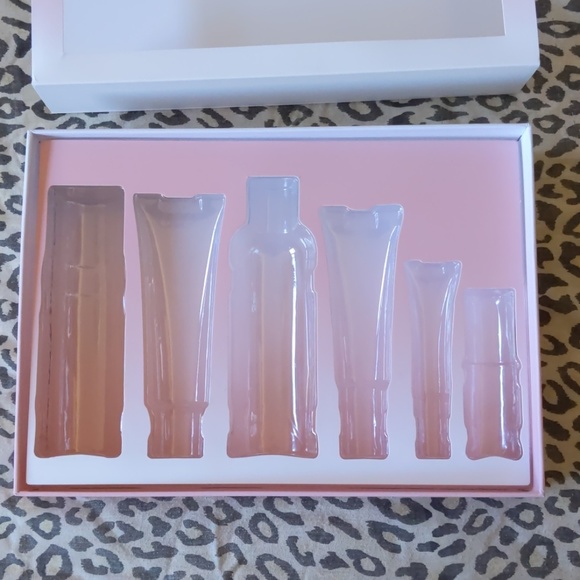 KylieSkin Kylie Jenner Skin Toner and Box - Picture 5 of 8